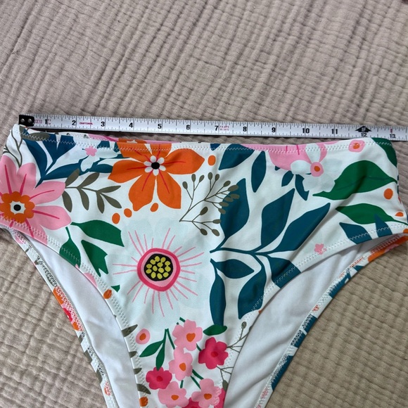 Floral Print Bikini Set - Picture 7 of 10